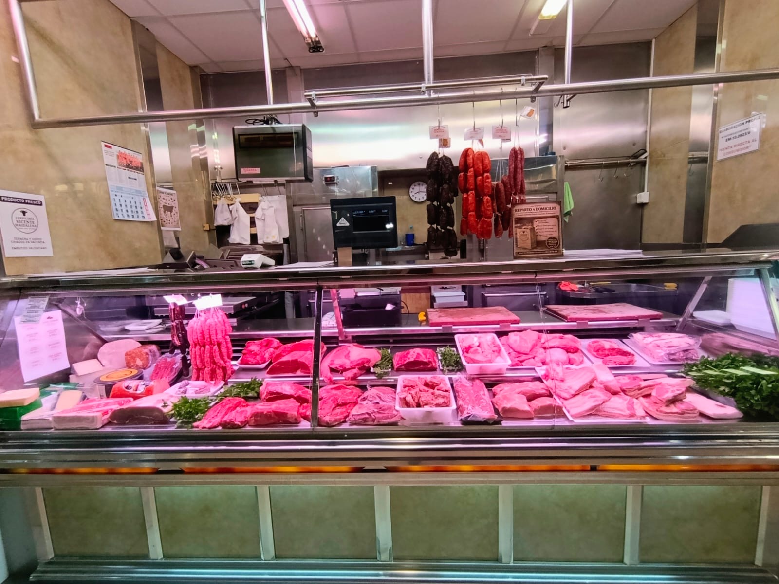 Metzgerei zur Übernahme in der Plaza Barón del cortes im Mercado de Ruzafa, Valencia