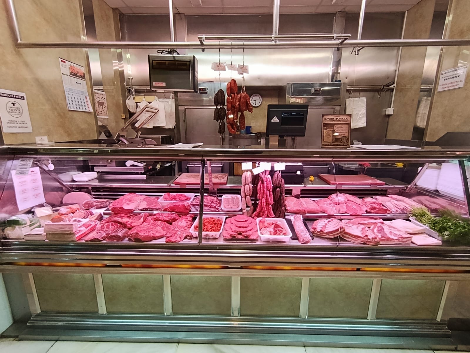 Metzgerei zur Übernahme in der Plaza Barón del cortes im Mercado de Ruzafa, Valencia