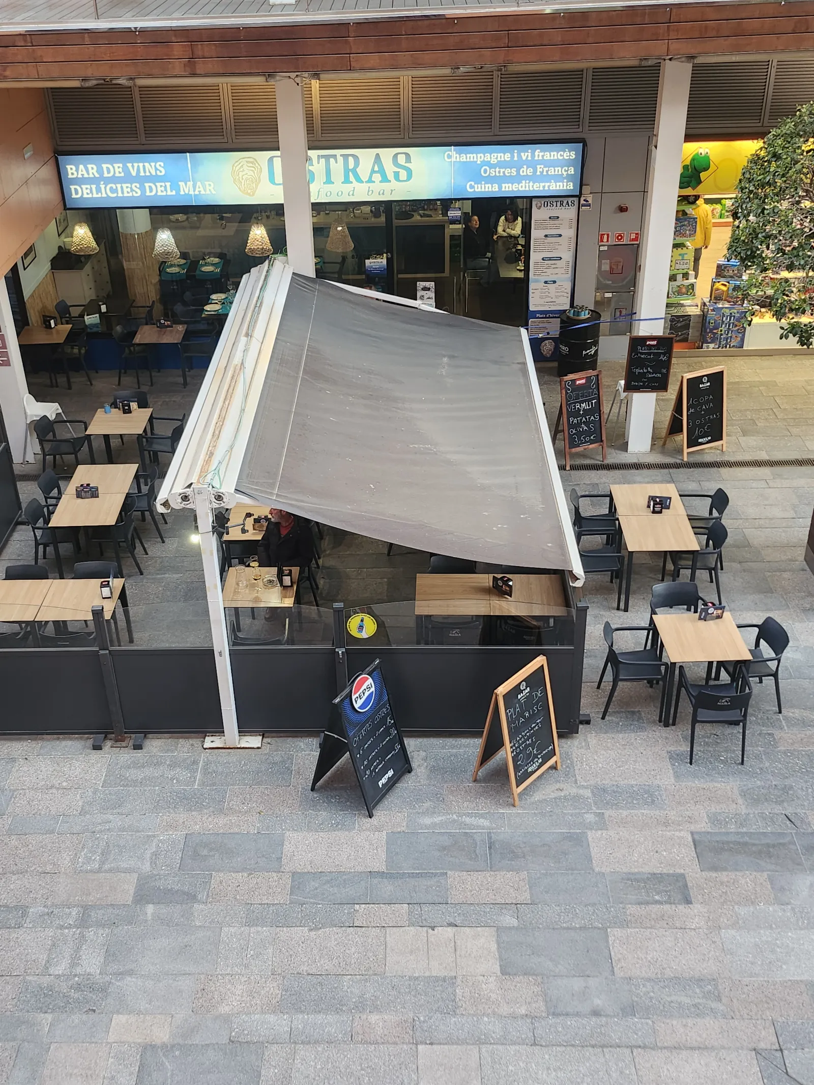Seafood restaurant for sale on Carrer de la priso 17, Reus