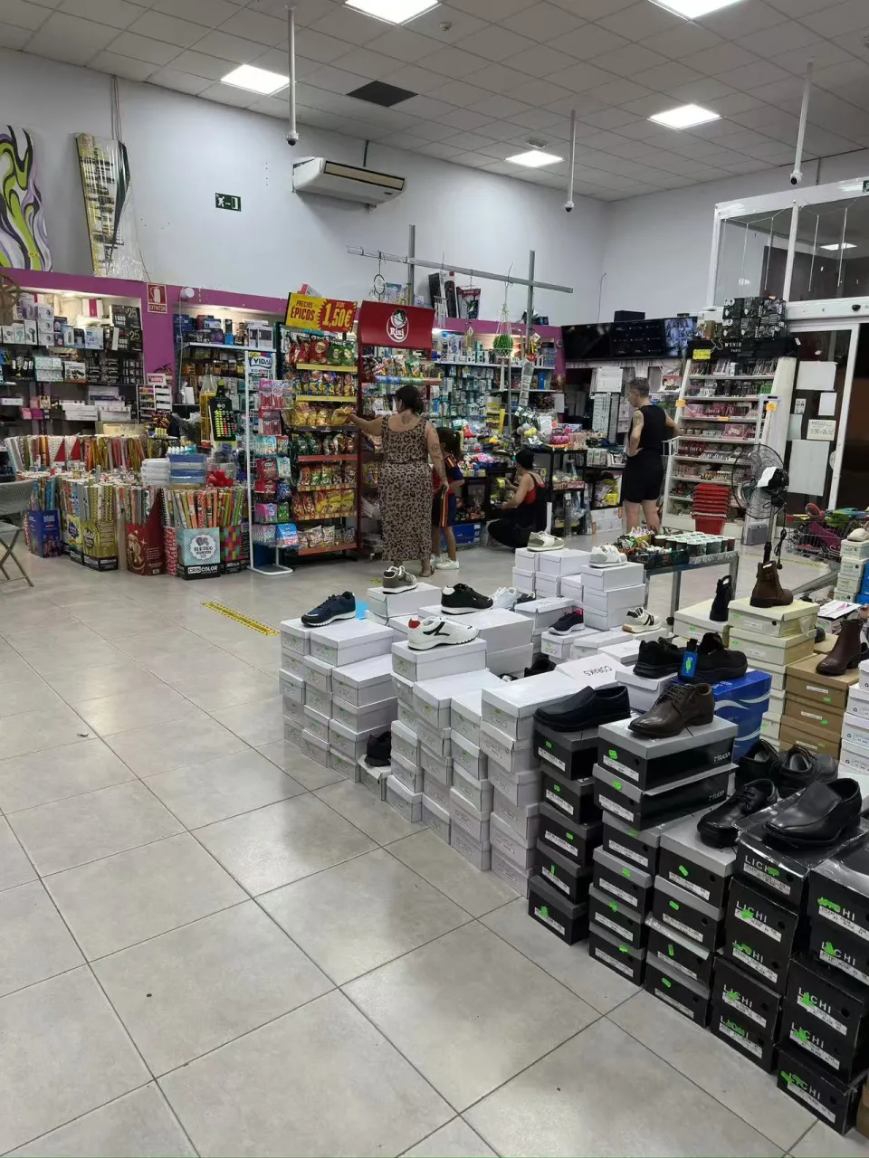 Traspaso de bazar en Av. de la Constitucion, Sánlucar de Barrameda