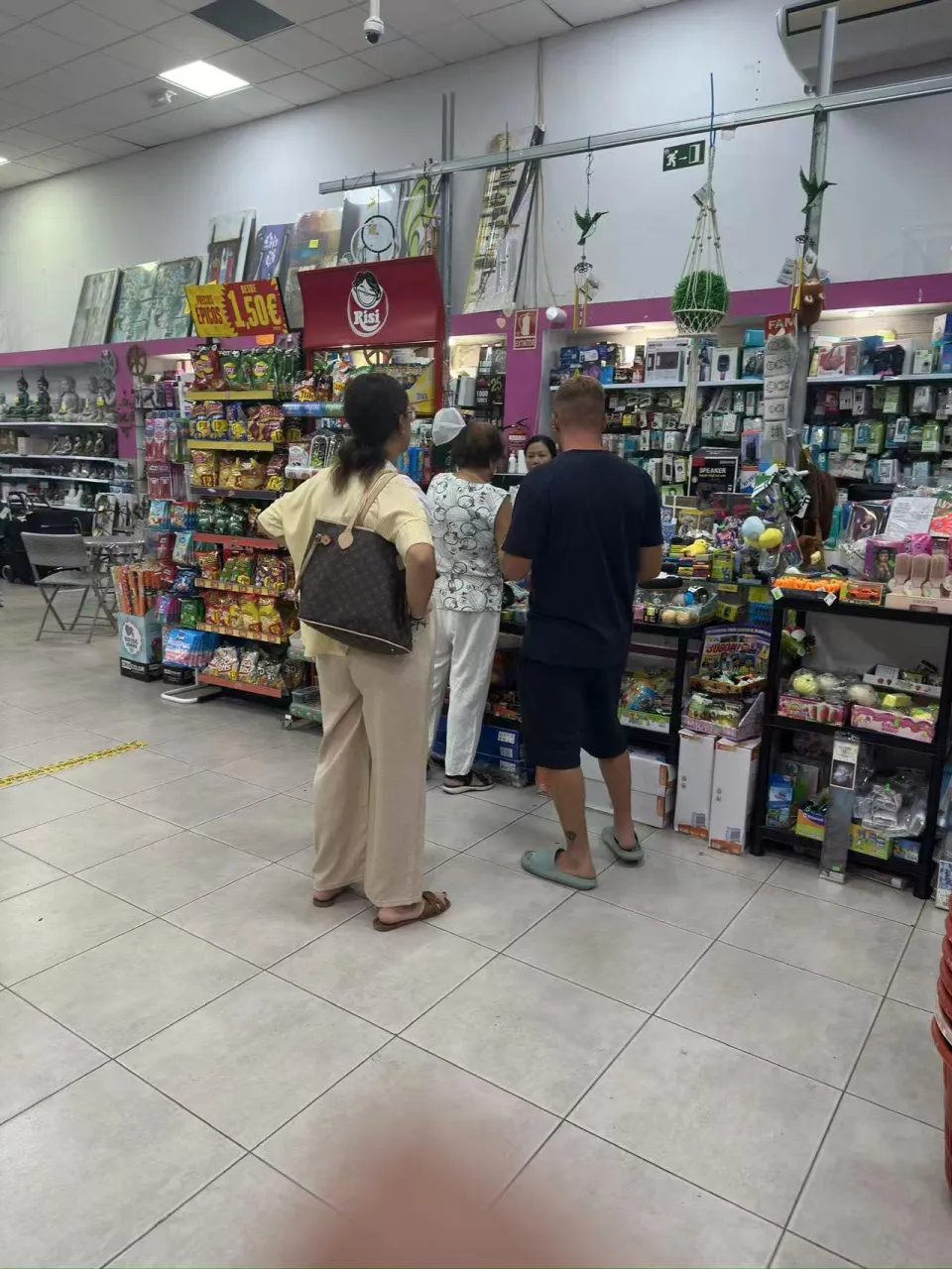 Traspaso de bazar en Av. de la Constitucion, Sánlucar de Barrameda