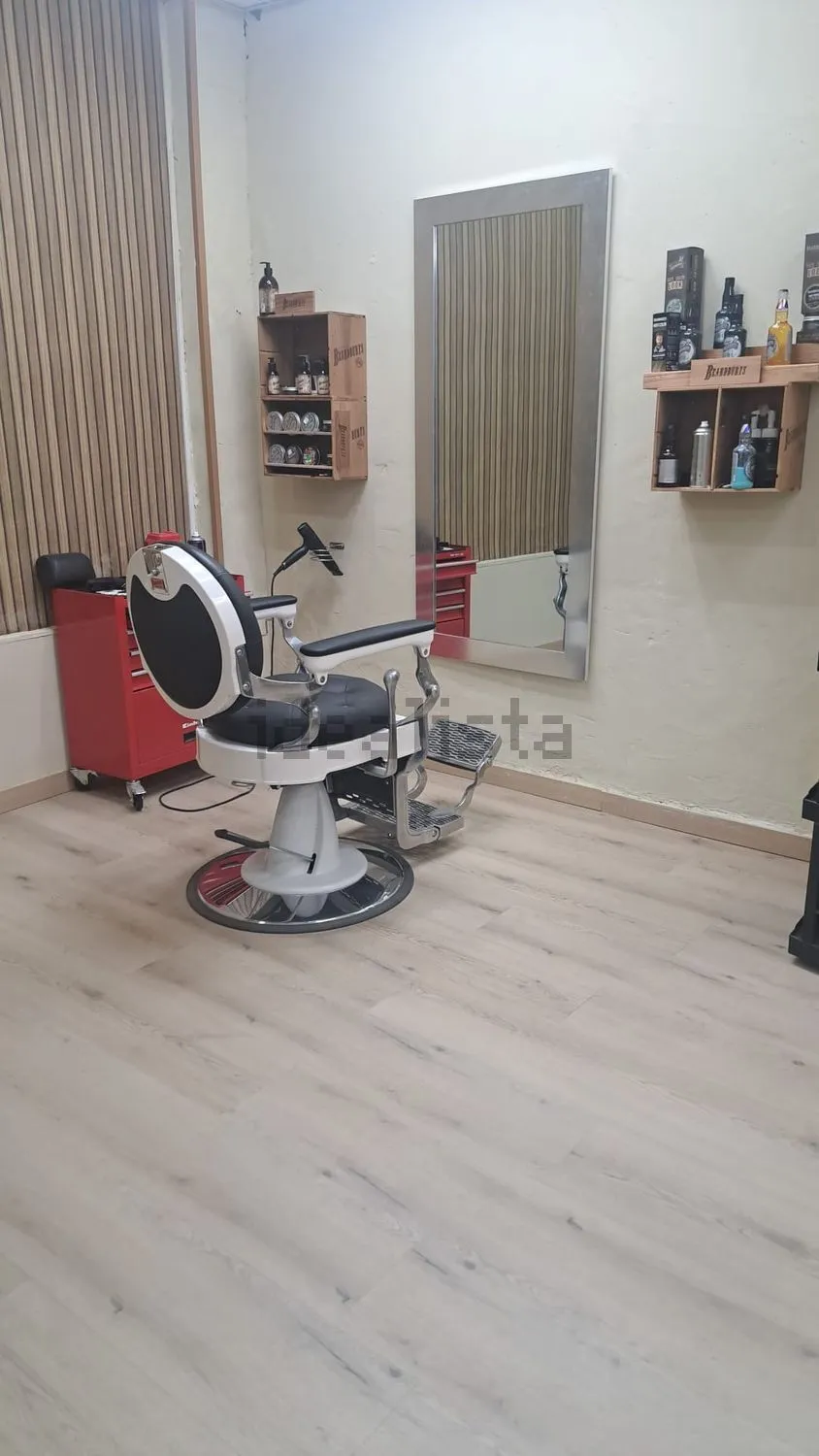 Traspaso de peluquería en Calle Lluís Vives, Crevillente
