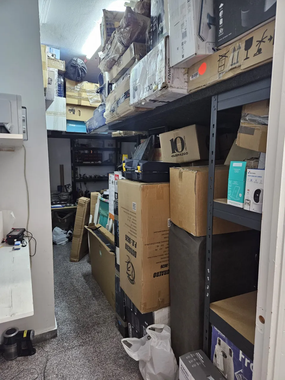 Traspaso de tienda de electrodomésticos y electrónica en Carrer Cristóbal Sanz, Elche
