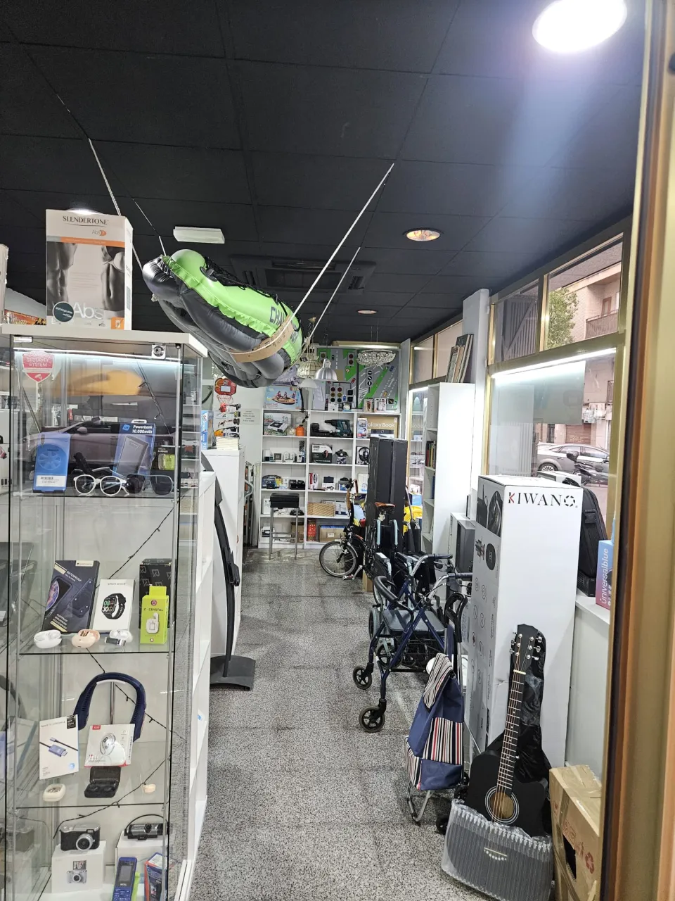 Traspaso de tienda de electrodomésticos y electrónica en Carrer Cristóbal Sanz, Elche