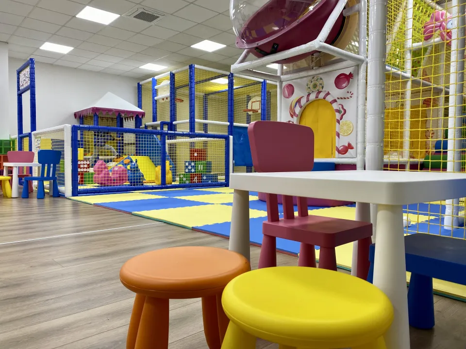 Traspaso de parque de juegos infantiles en Sandri 64, Trissino
