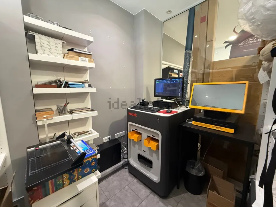 Traspaso de tienda de fotografía en Avenida de Europa, Pozuelo de Alarcón