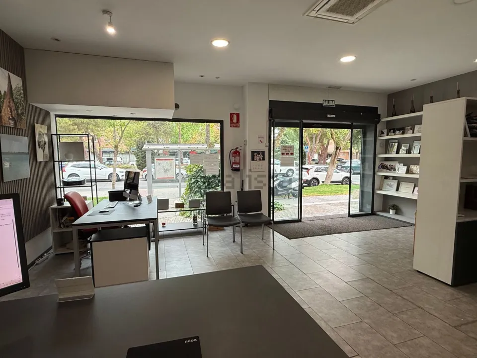 Traspaso de tienda de fotografía en Avenida de Europa, Pozuelo de Alarcón