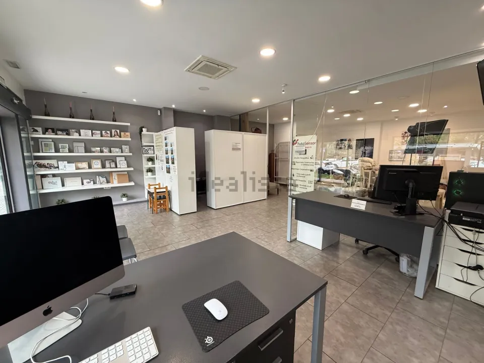 Traspaso de tienda de fotografía en Avenida de Europa, Pozuelo de Alarcón
