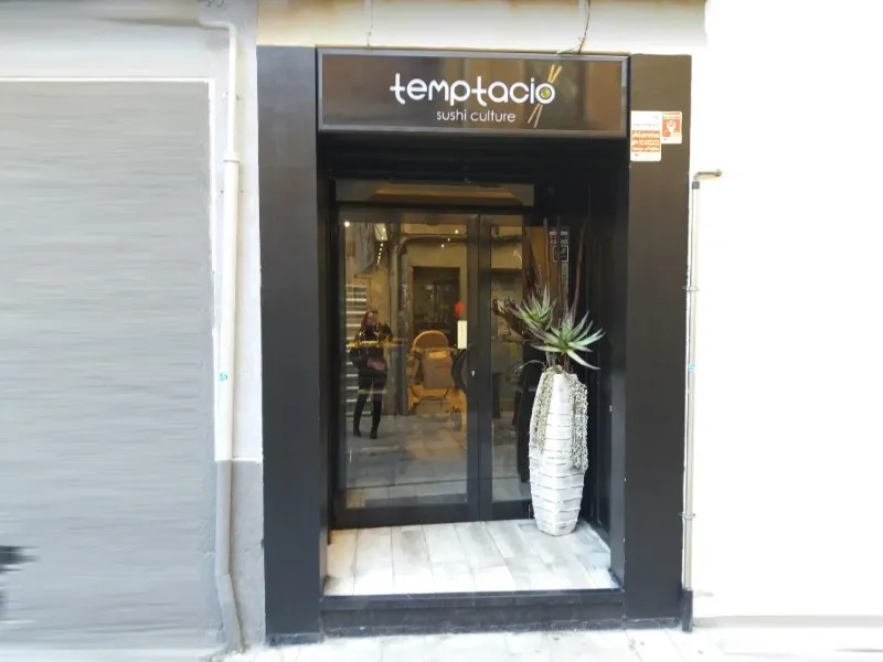 Venta de local comercial en Marti Napolita 8 en Reus, Reus