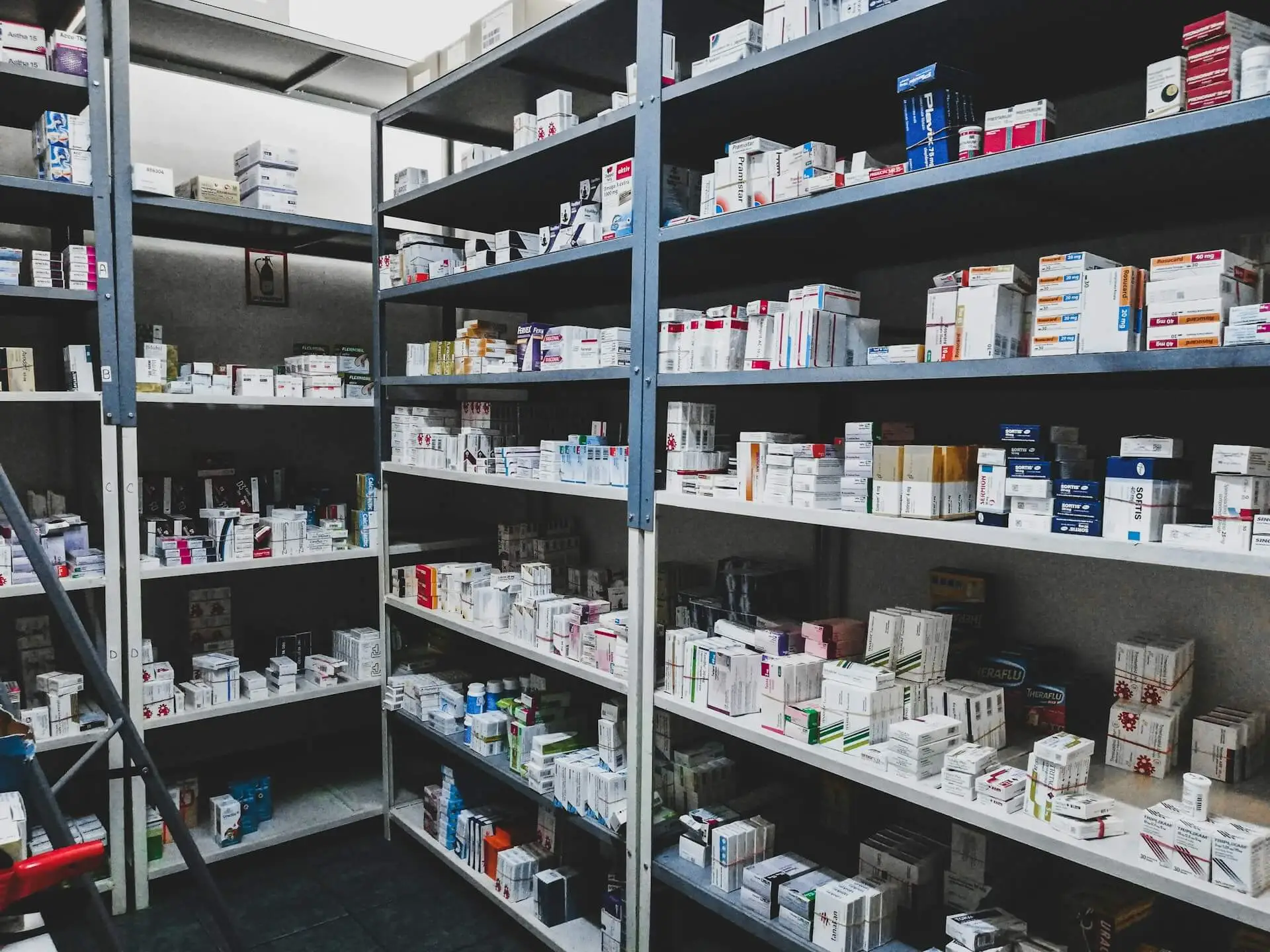 ¿Cómo traspasar una farmacia en Italia? Guía completa paso a paso