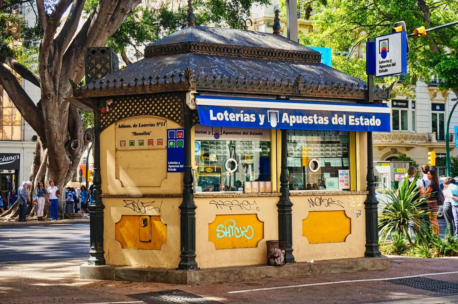 Cómo traspasar una administración de lotería en España: Guía profesional [2026]