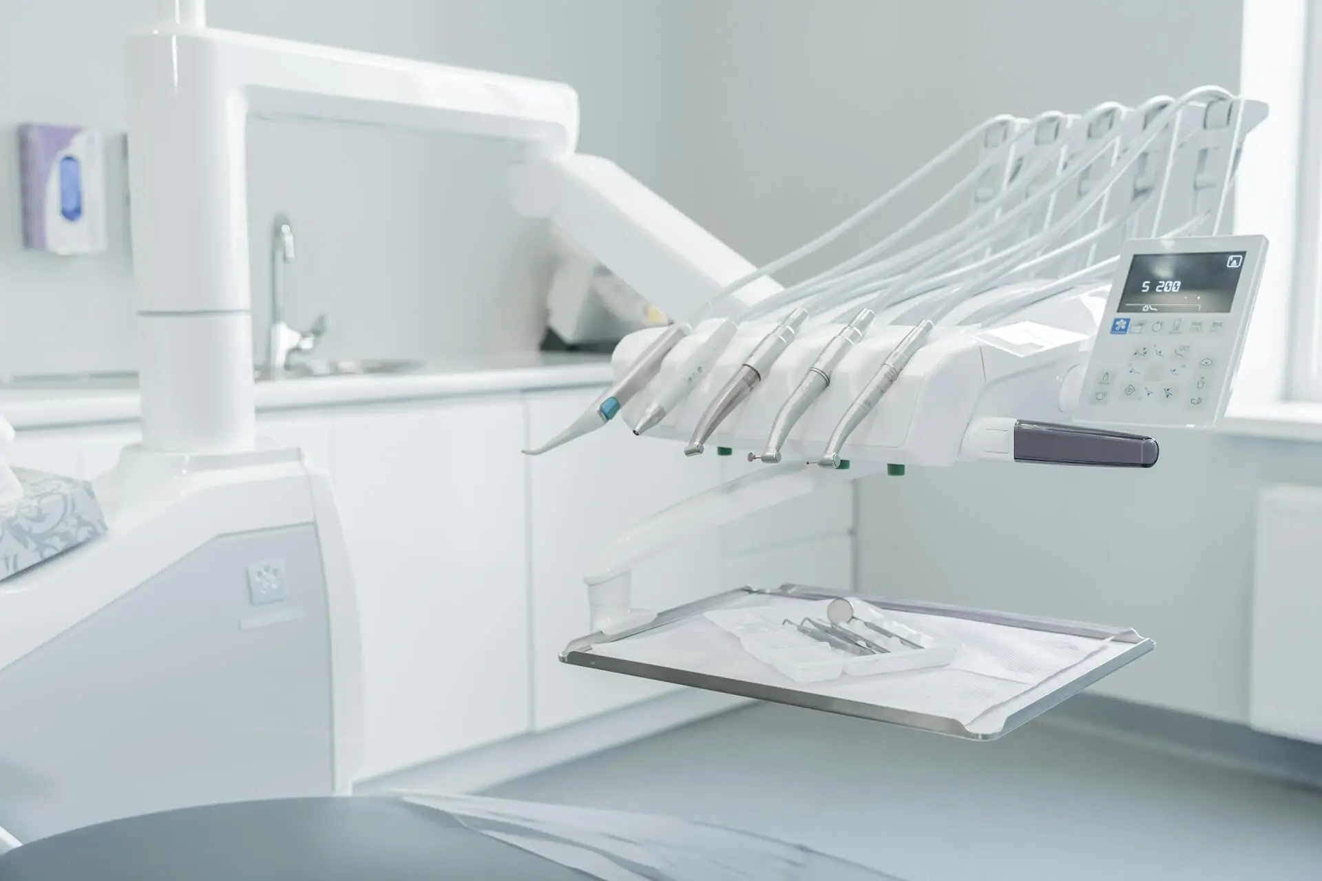 ¿Cómo traspasar una clínica dental en Italia? Guía completa paso a paso